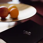 Moon Garden Old Town Hotell