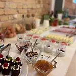 Hotel Moon Garden Old Town 4*