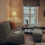 Moon Garden Old Town Hotell