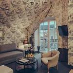 Moon Garden Old Town Hotell 4*