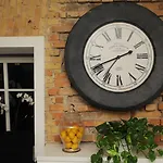 Moon Garden Old Town 4*