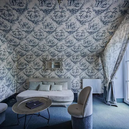 Moon Garden Old Town Hotel VNO