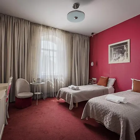 Moon Garden Old Town Hotel 4*