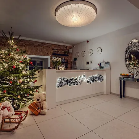 Moon Garden Old Town מלון 4*