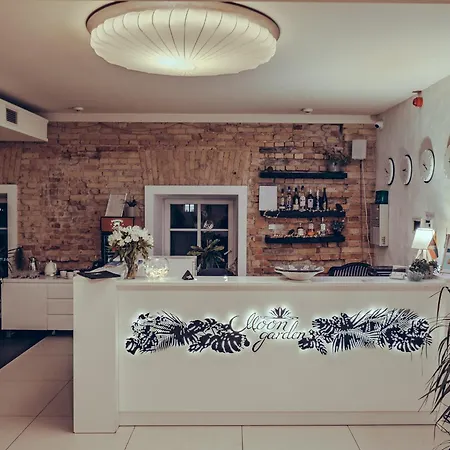 Moon Garden Old Town Szálloda