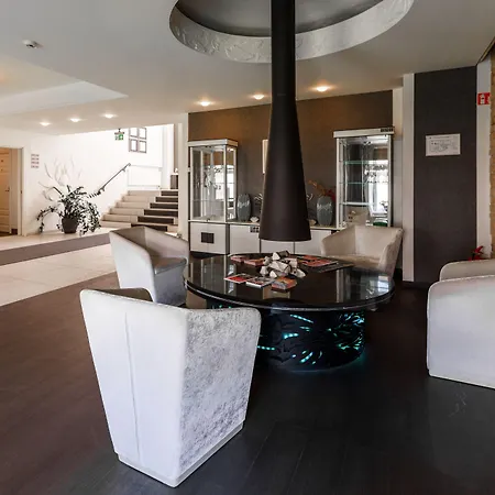 Moon Garden Old Town Szálloda