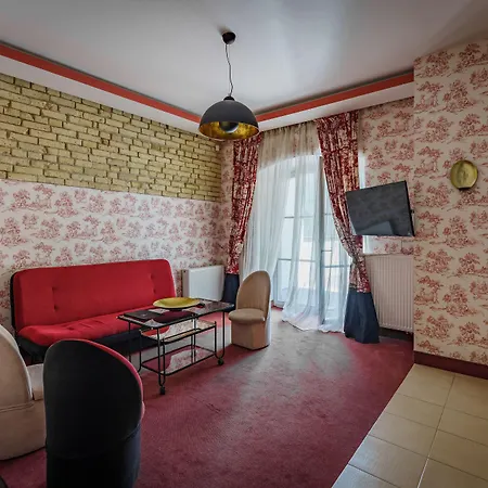 Moon Garden Old Town 4*