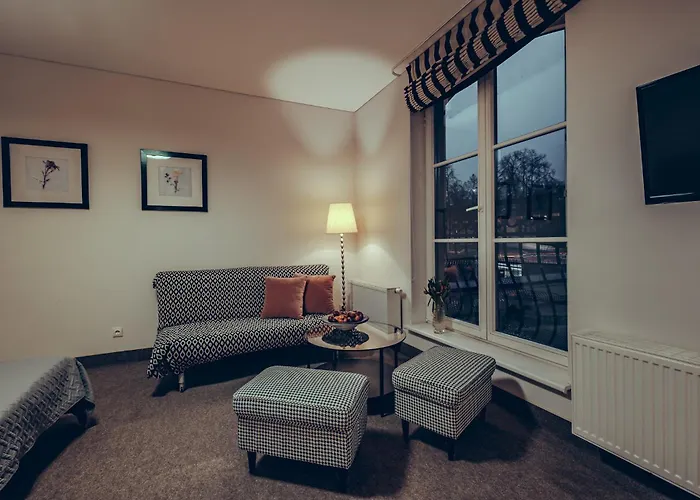 Hotel Moon Garden Old Town 4*