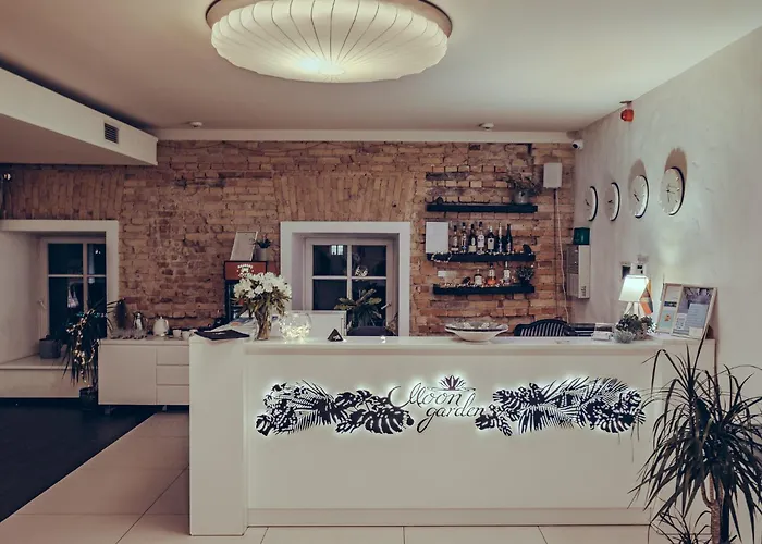 Moon Garden Old Town Hotel