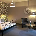 Moon Garden Old Town Otel Vilnius