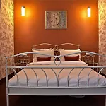 Moon Garden Old Town Otel 4*