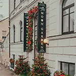 Moon Garden Old Town Otel Vilnius