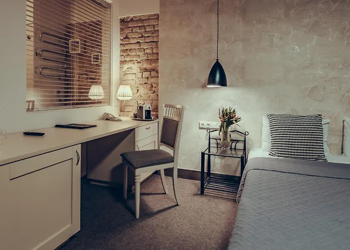 Hotel Moon Garden Old Town 4*