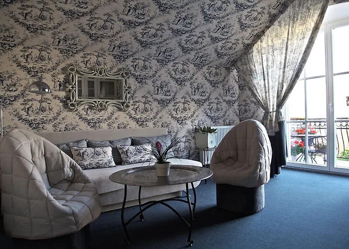 Hotell Moon Garden Old Town 4*