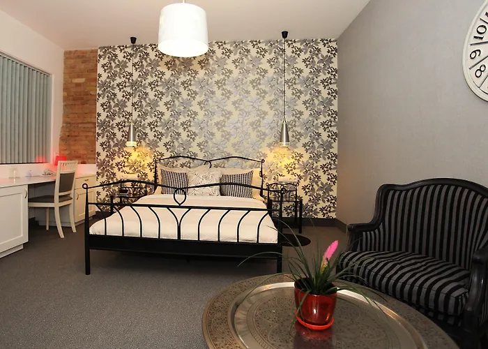 Moon Garden Old Town Hotel Vilna