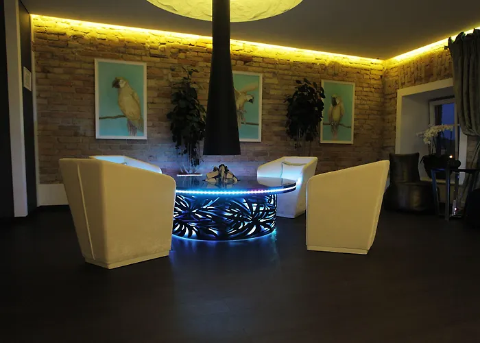 Moon Garden Old Town 4*