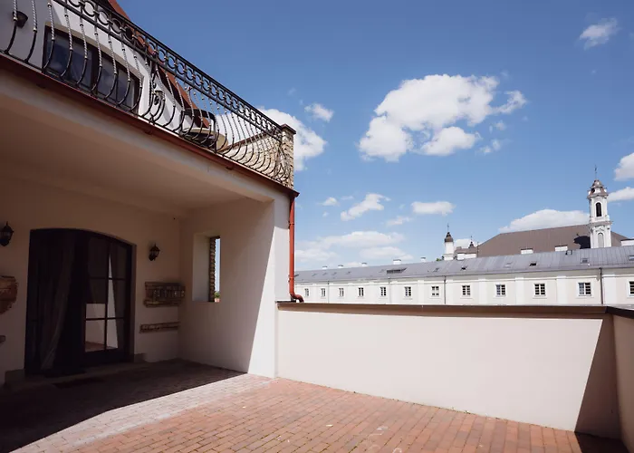 Moon Garden Old Town Hotell 4*