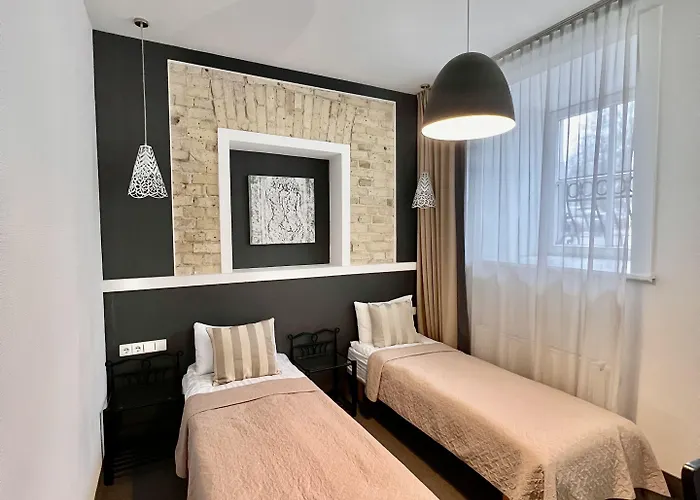 Moon Garden Old Town Hotell