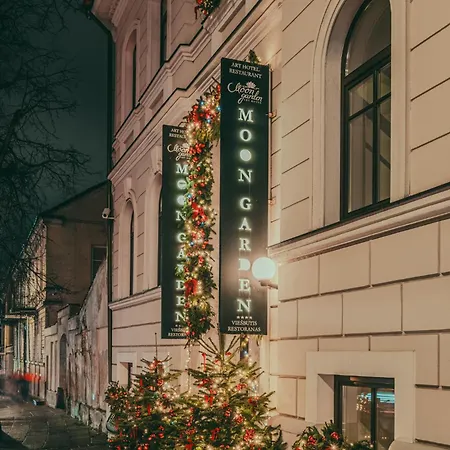 Moon Garden Old Town Отель