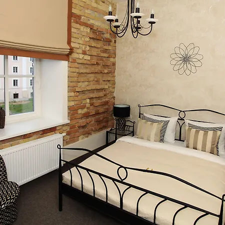 Moon Garden Old Town Отель Вильнюс