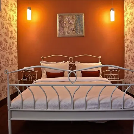 Moon Garden Old Town Отель 4*