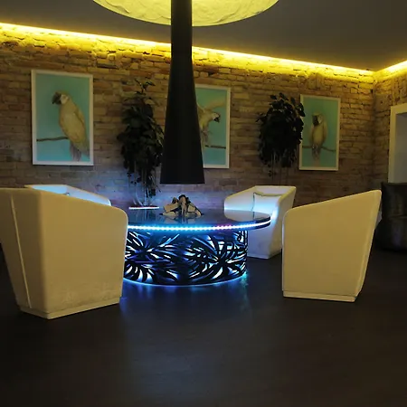 Moon Garden Old Town 4*