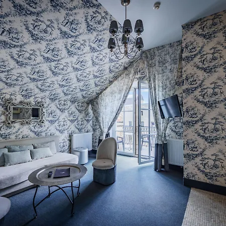 Moon Garden Old Town Отель Вильнюс