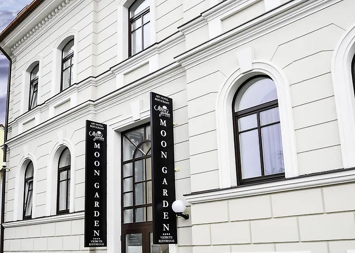 Moon Garden Old Town 4*